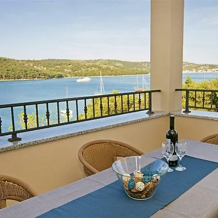 Obratov * Тисно