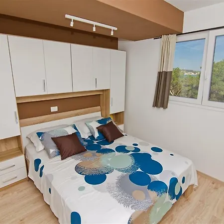 Obratov Apartamento Tisno