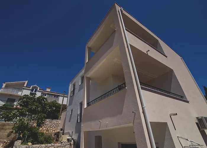 Obratov 아파트 티스노