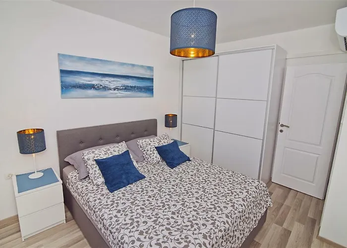 Obratov 아파트 티스노