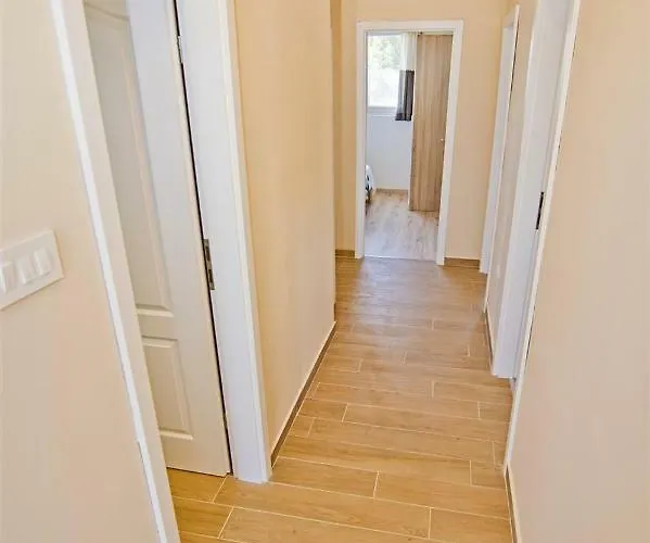 아파트 Obratov 티스노